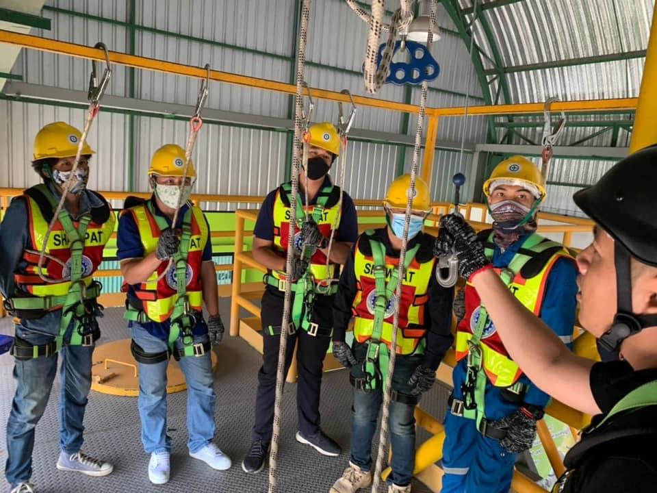 อุปกรณ์ป้องกันส่วนบุคคลจัดเตรียมพร้อมสำหรับการใช้งาน